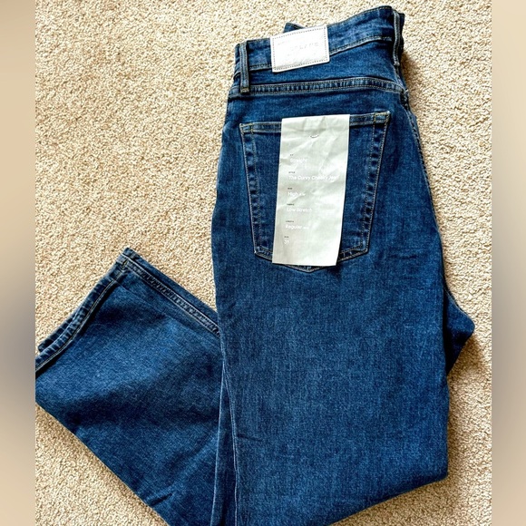 Everlane The Curvy Cheeky Straight Jeans - Picture 3 of 14